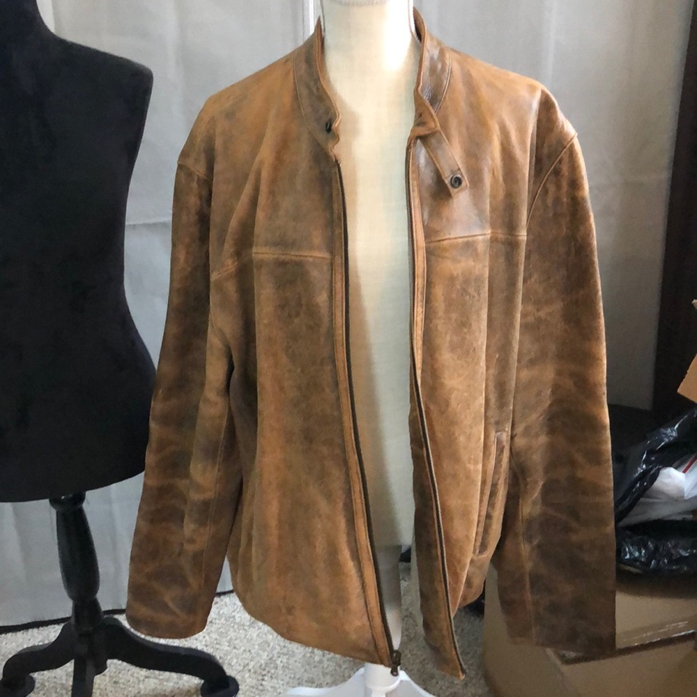 Men’s size XL leather bomber jacket